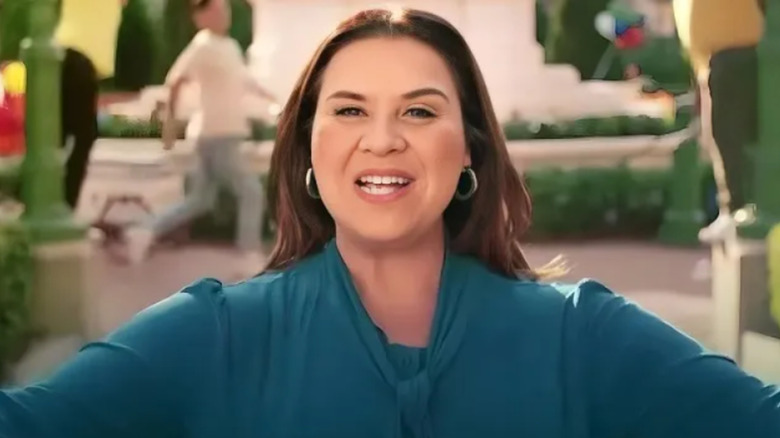 Deanna Colon singing in Jardiance commercial