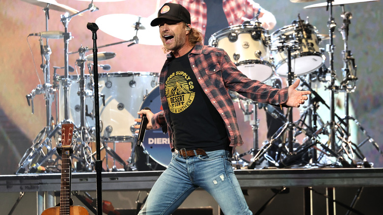 Dierks Bentley performing