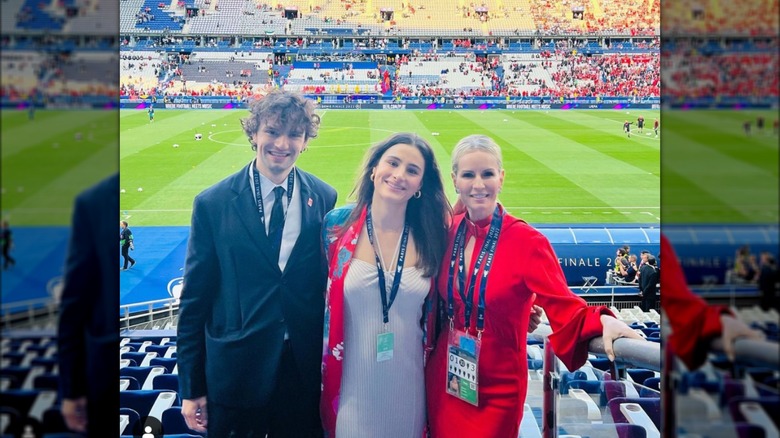 Dr. Jennifer Ashton posing with son and daughter