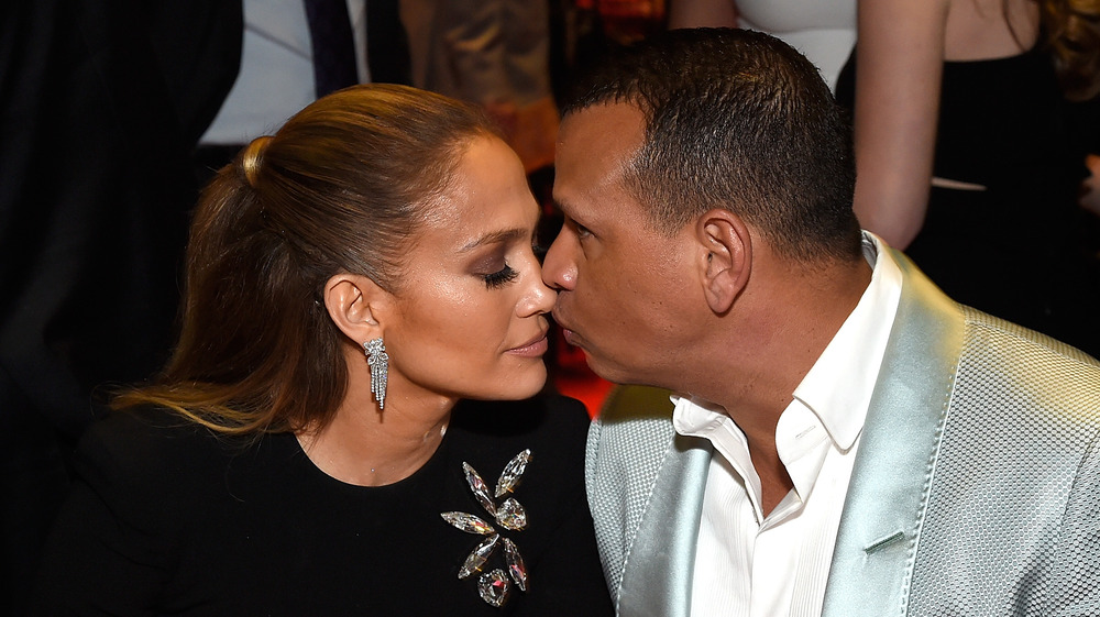 Jennifer Lopez Alex Rodriguez kiss