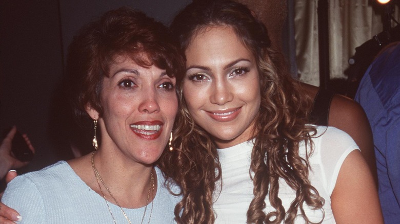 Jennifer Lopez poses with her mom