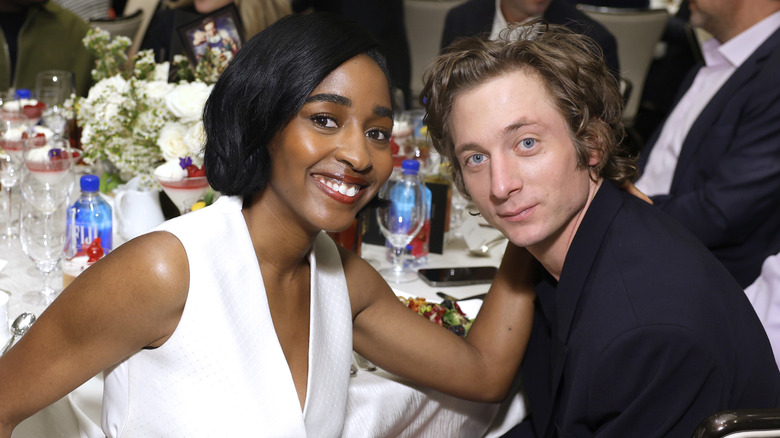 Ayo Edebiri and Jeremy Allen White