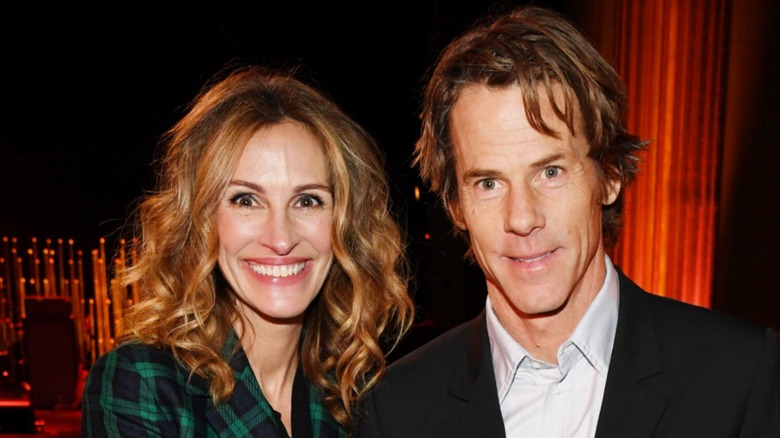 Julia Roberts Danny Moder smiling