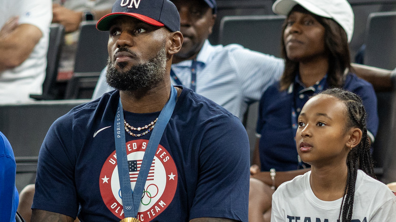 Lebron James, Zhuri James watching game