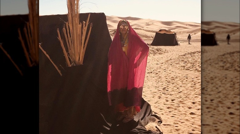 Linda Kozlowski in the Sahara desert