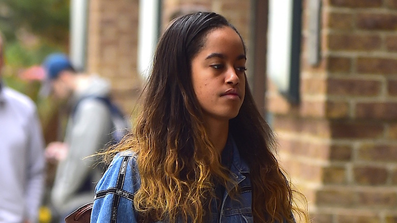 Malia Obama walking 