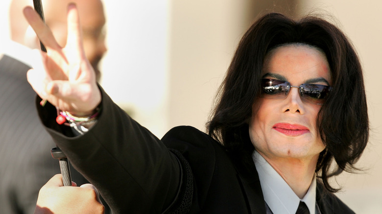 Michael Jackson peace sign