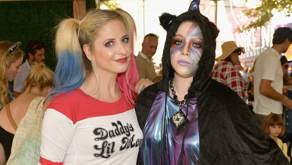 Sarah Michelle Gellar and Michelle Trachtenberg dressed up for Halloween