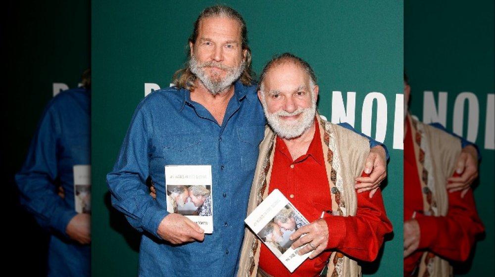 Jeff Bridges and Bernie Glassman, arm in arm