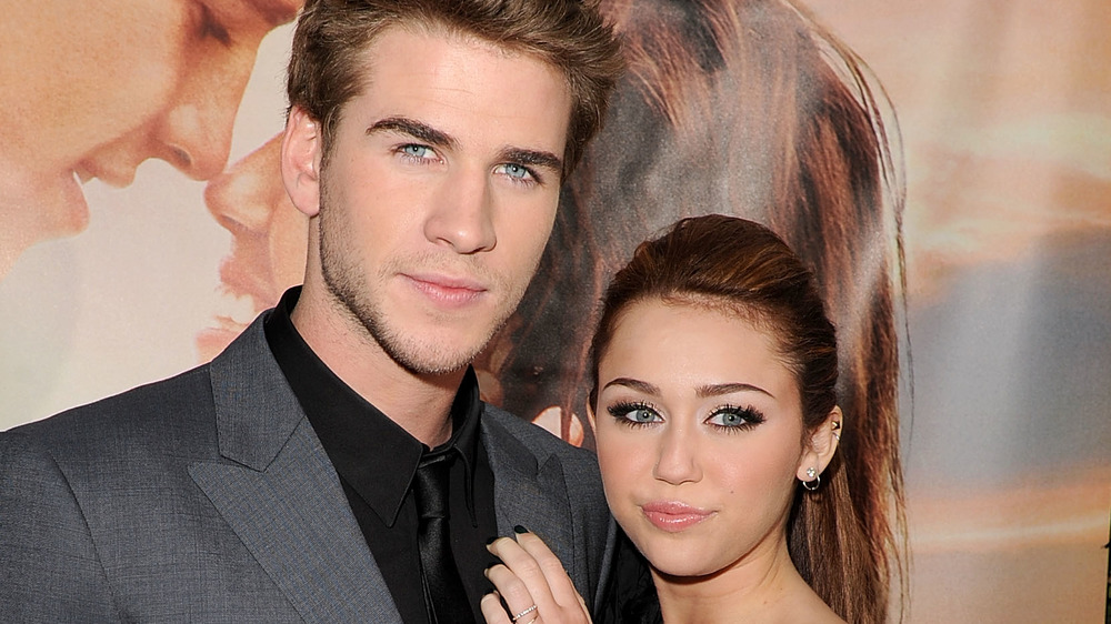 Liam Hemsworth Miley Cyrus pose together