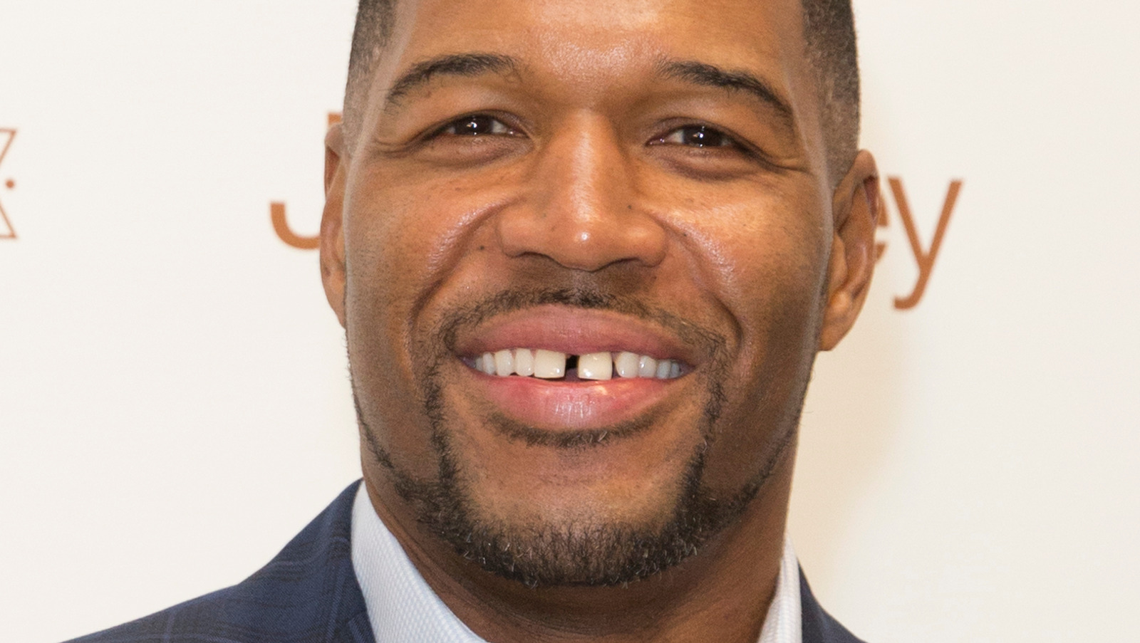 What Really Happened Between Michael Strahan And Eddie Murphys Ex Wife News And Gossip 