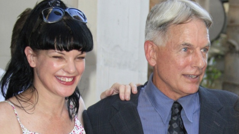 Pauley Perrette, Mark Harmon at a ceremony