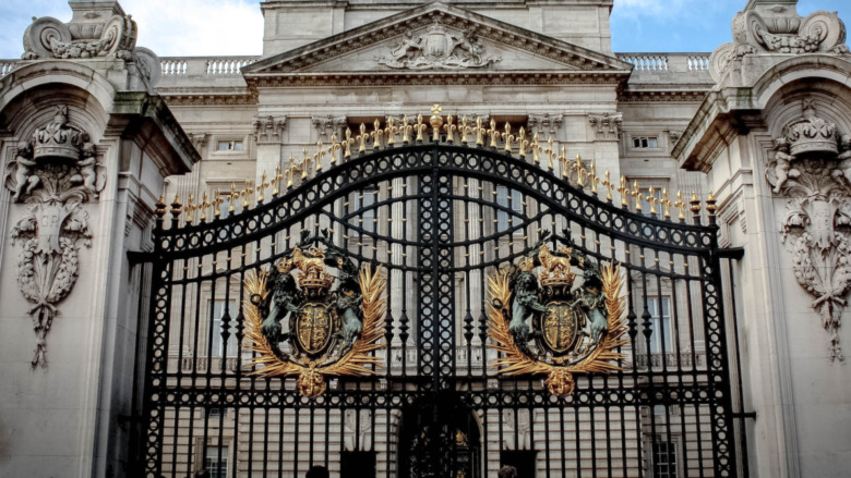 Buckingham Palace gate