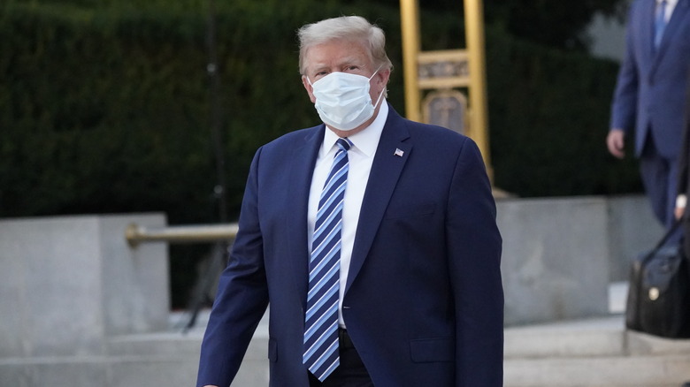 Donald Trump wearing a mask