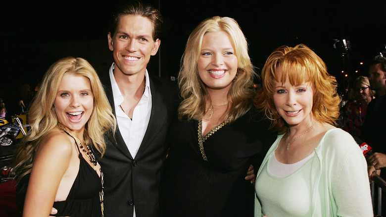 Reba McEntire with 'Reba' cast