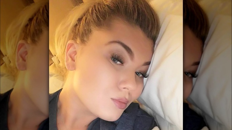 Amber Portwood posing for selfie