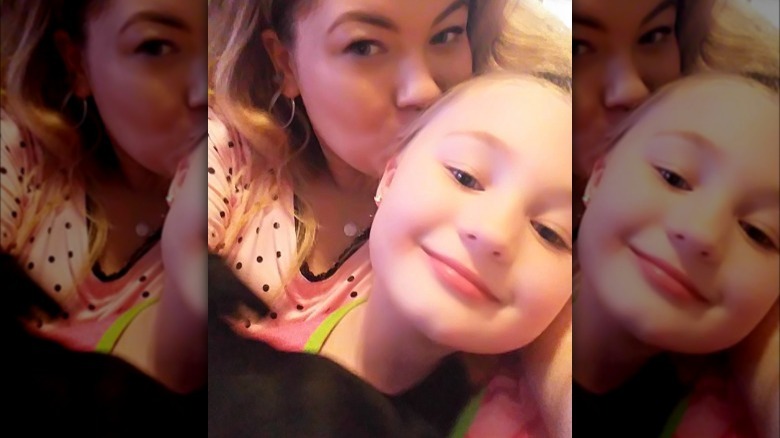 Amber Portwood kissing daughter Leah