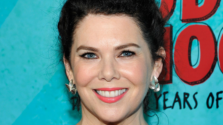 Lauren Graham grinning