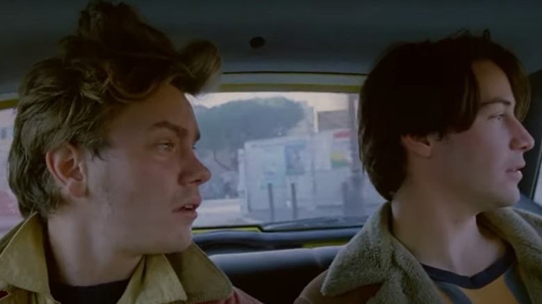 River Phoenix and Keanu Reeves in car