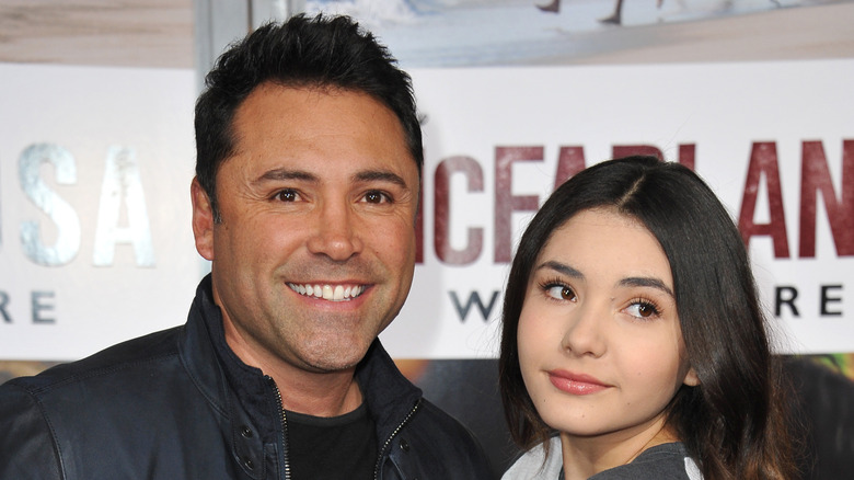 Oscar De La Hoya and Atiana De La Hoya on the red carpet