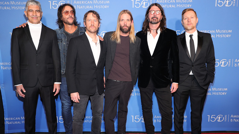 The Foo Fighters pose together