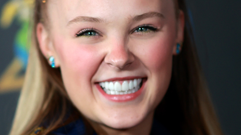 JoJo Siwa smiling on the red carpet