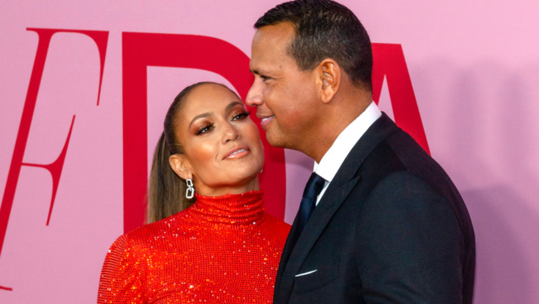 Jennifer Lopex and Alex Rodriguez on a red carpet 