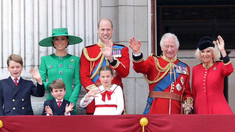 The royal family waving