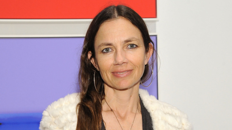 Justine Bateman smiling