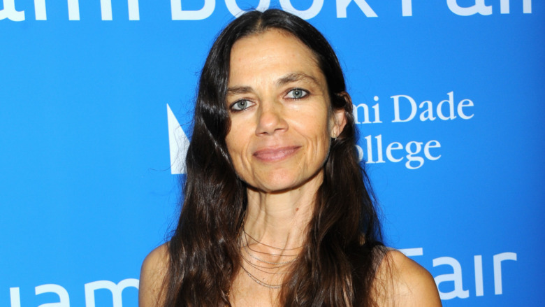 Justine Bateman smiling