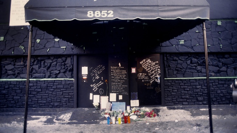 River Phoenix memorial at The Viper Room