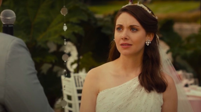 Alison Brie wedding dress performance