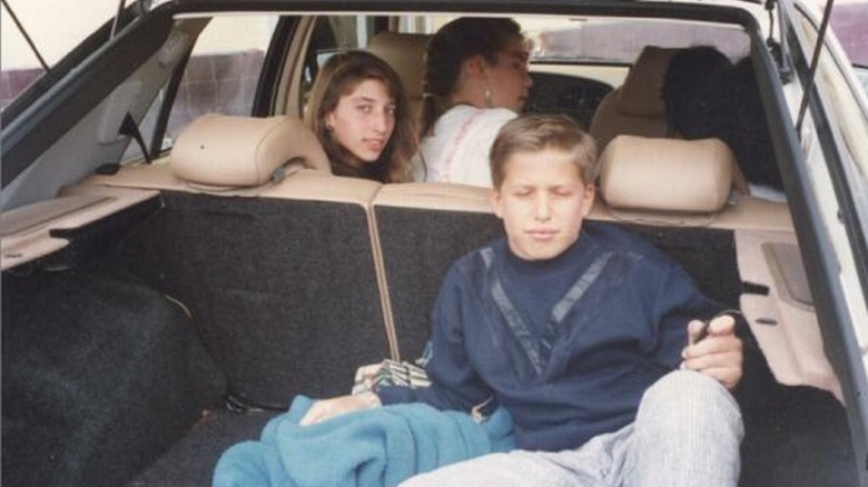 Chelsea Peretti and Andy Samberg in a car