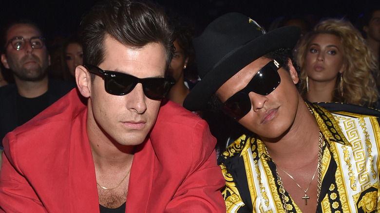 Mark Ronson and Bruno Mars posing together