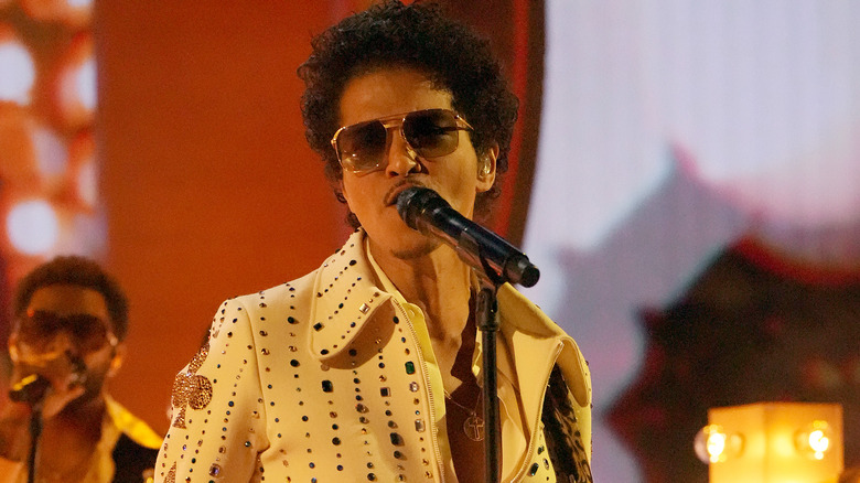 Bruno Mars performing