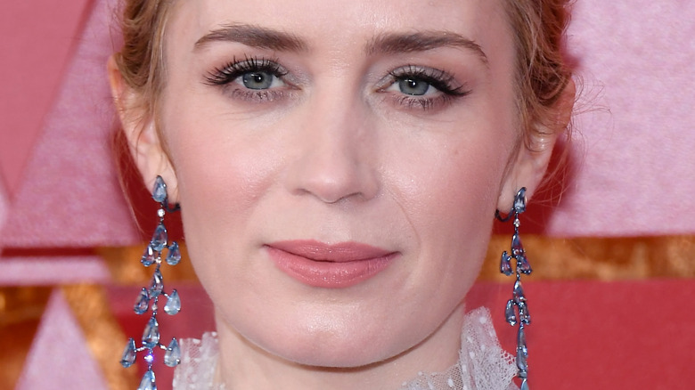 Emily Blunt at the Oscars, dangly blue earrings