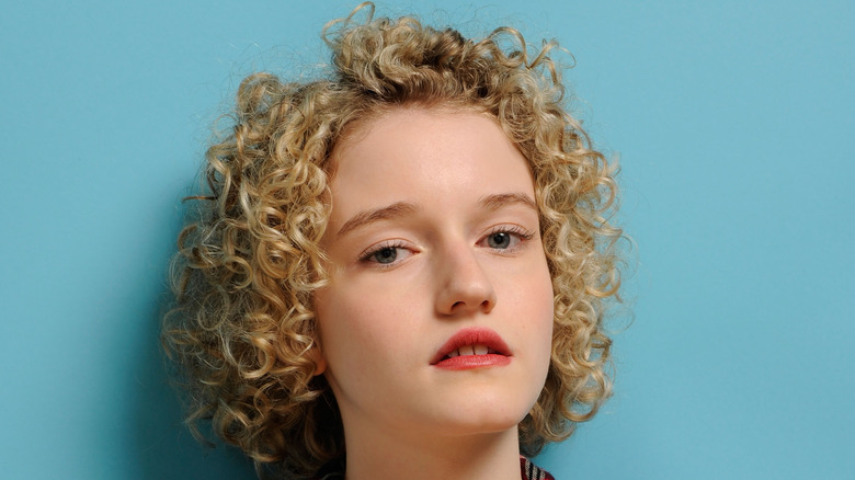 Julia Garner posing