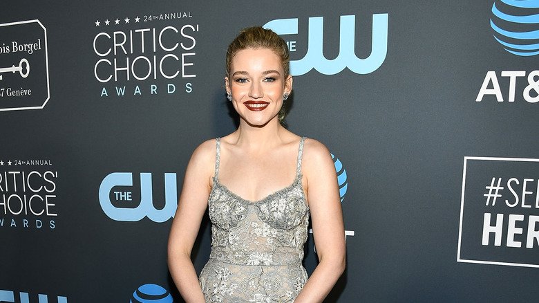 Julia Garner at People's Choice Awards