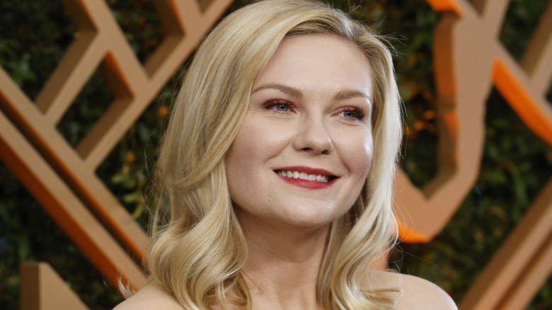 Kirsten Dunst with side part