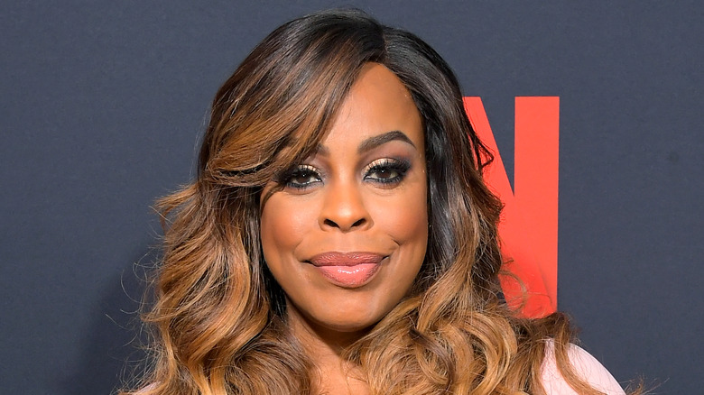 Niecy Nash smiling at event