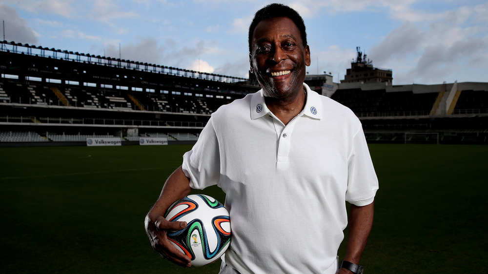 Pele posing for the camera in 2014