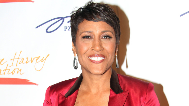 Robin Roberts smiling on the red carpet