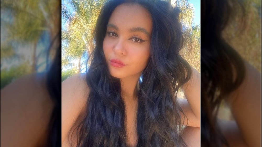 Stella Hudgens posing for sefie