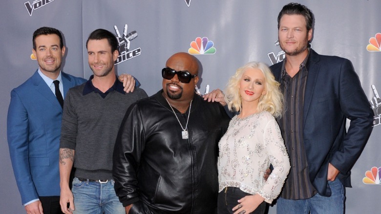 Cast of The Voice posing