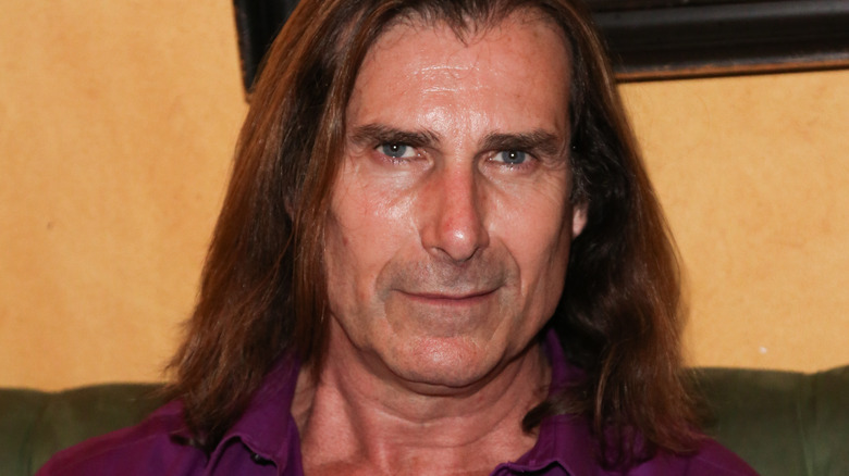 Fabio posing on red carpet