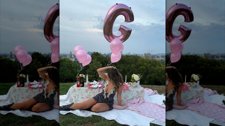 Gia Duddy holds picnic-themed birthday party