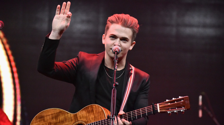 Hunter Hayes on stage