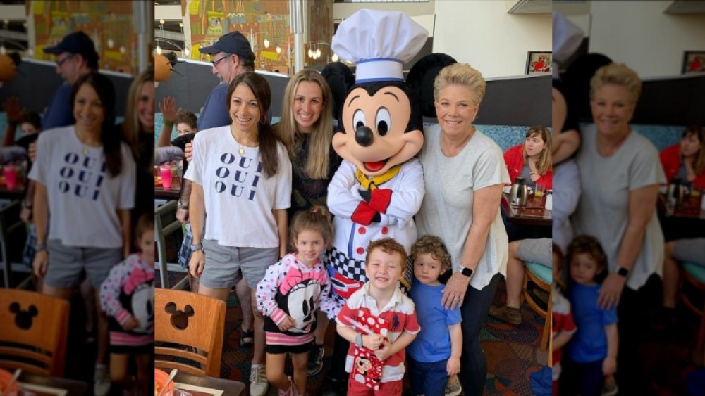 Joan Lunden with her daughters and grandkids 