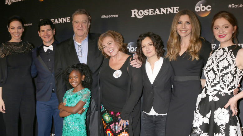 The Roseanne cast posing