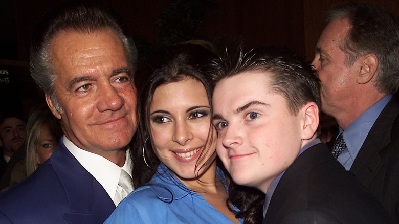 Tony Sirico, Jamie-Lynn Sigler, and Robert Iler posing for pictures